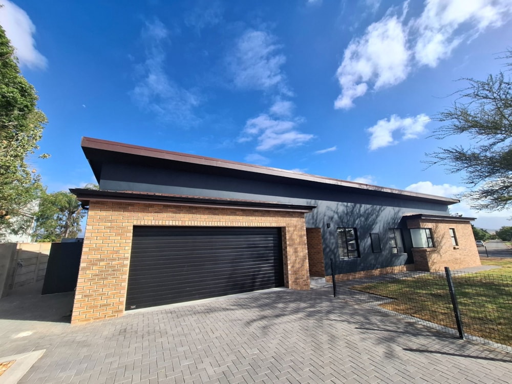 House for sale in Riversdale, Garden Route - 1SR1724541 House for sale in Riversdale, Garden Route - 1SR1724541