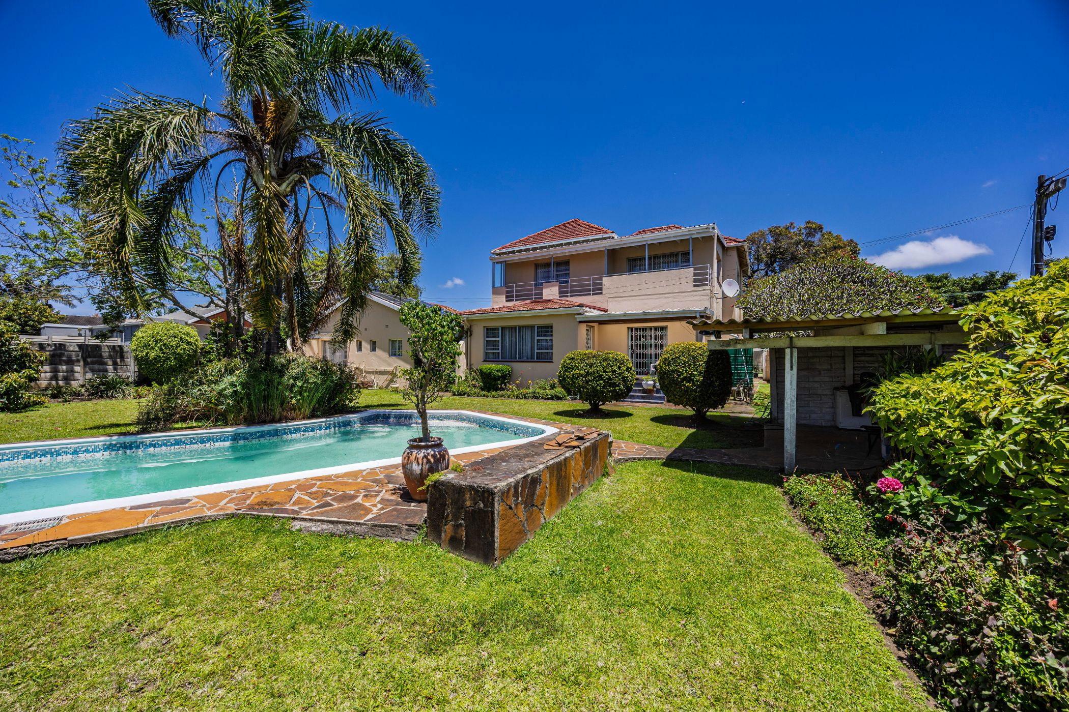 Double-storey house for sale in Vincent - 1EZ1723650