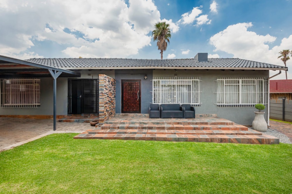 House for sale in Raceview - 1GV1724321 House for sale in Raceview - 1GV1724321