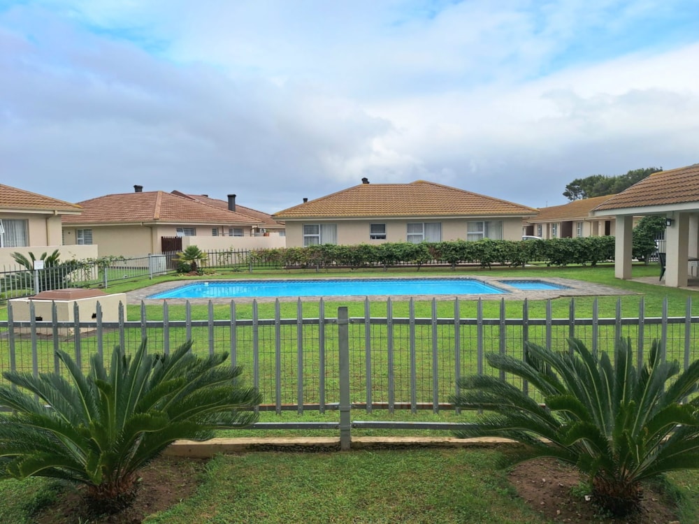 Townhouse for sale in Hartenbos - 1MB1723226