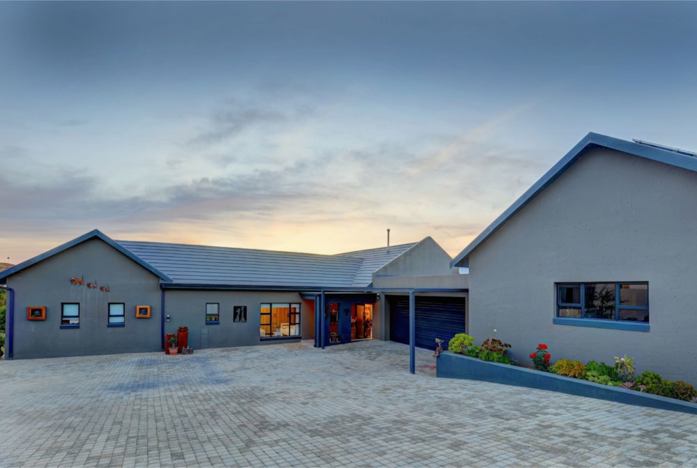 Security estate home for sale in Outeniquasbosch Wildlife Village - 1MB1724248 Security estate home for sale in Outeniquasbosch Wildlife Village - 1MB1724248