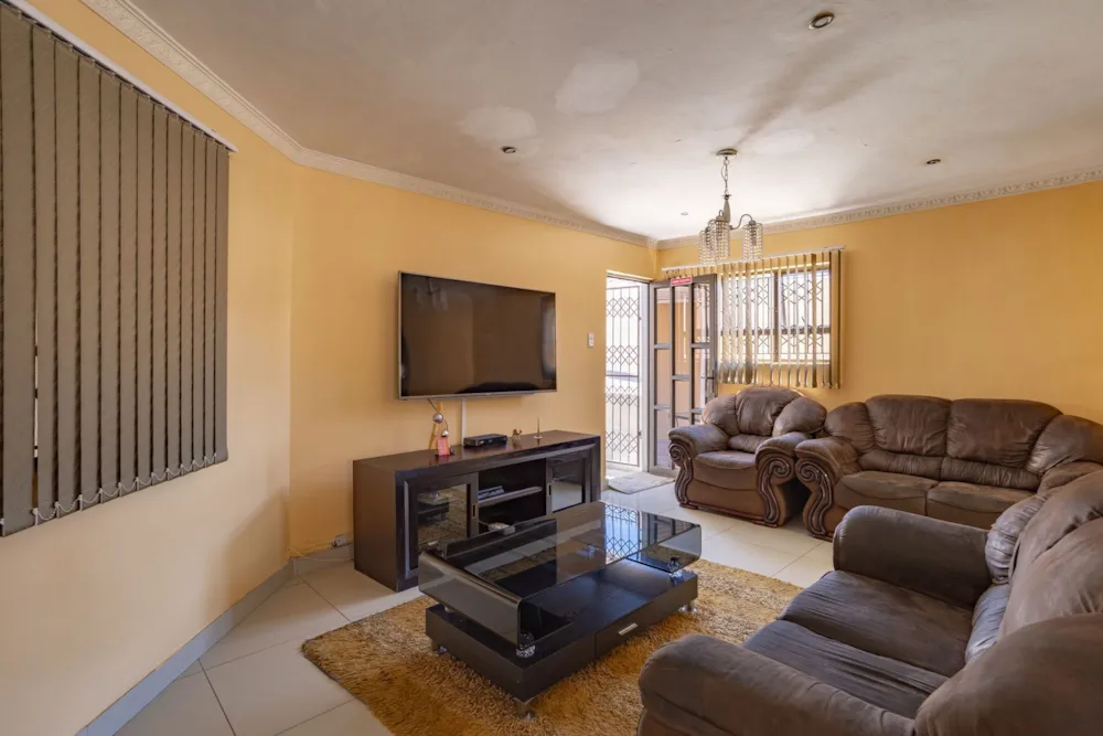 House for sale in Westcliff, Chatsworth - 1WP1723659 House for sale in Westcliff, Chatsworth - 1WP1723659