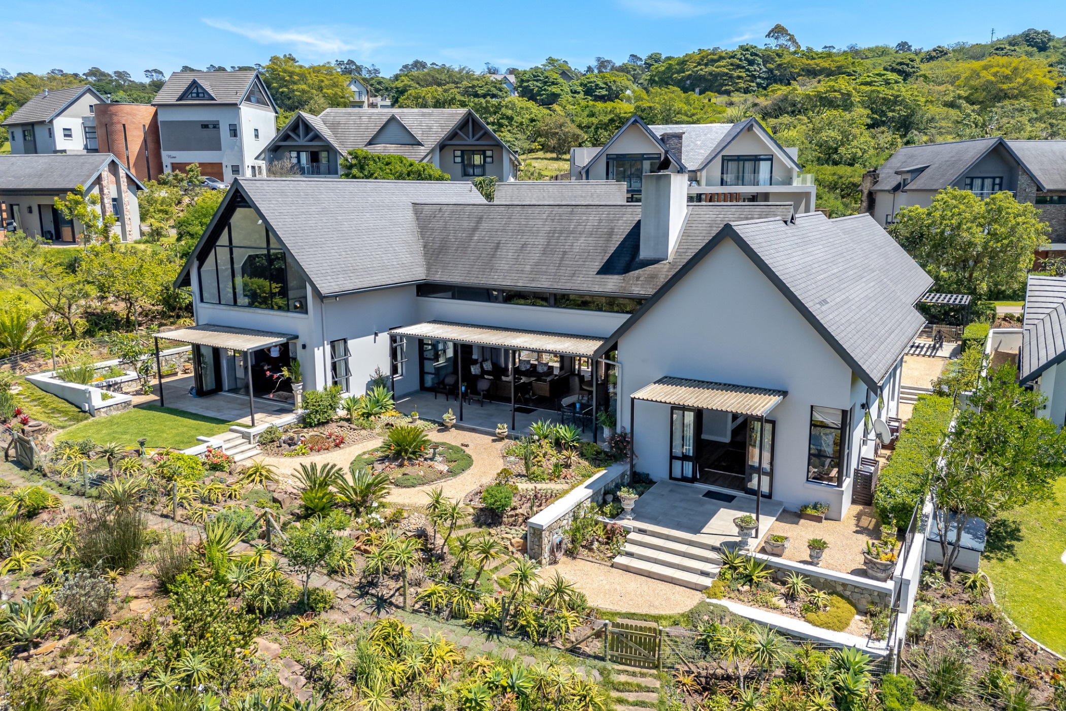 Golf estate house for sale in Cotswold Downs Estate - 1KF1723568