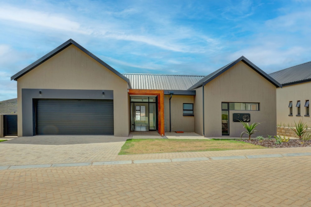 Double-storey house for sale in Outeniquasbosch Wildlife Village - 1MB1723830 Double-storey house for sale in Outeniquasbosch Wildlife Village - 1MB1723830