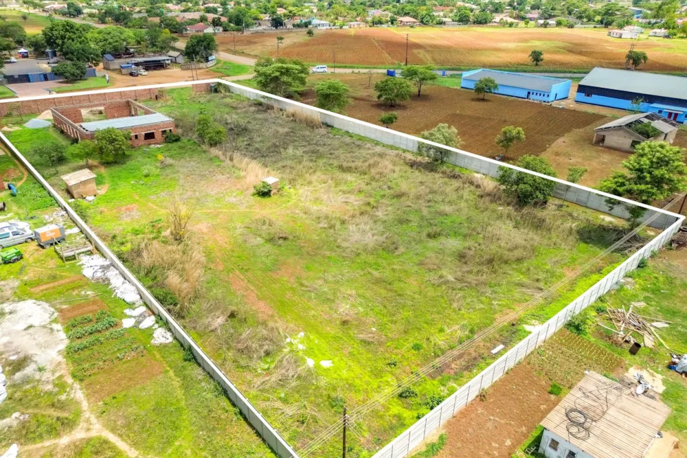 Commercial industrial property for sale in Norton, Zimbabwe - 3ZB1723708 Commercial industrial property for sale in Norton, Zimbabwe - 3ZB1723708