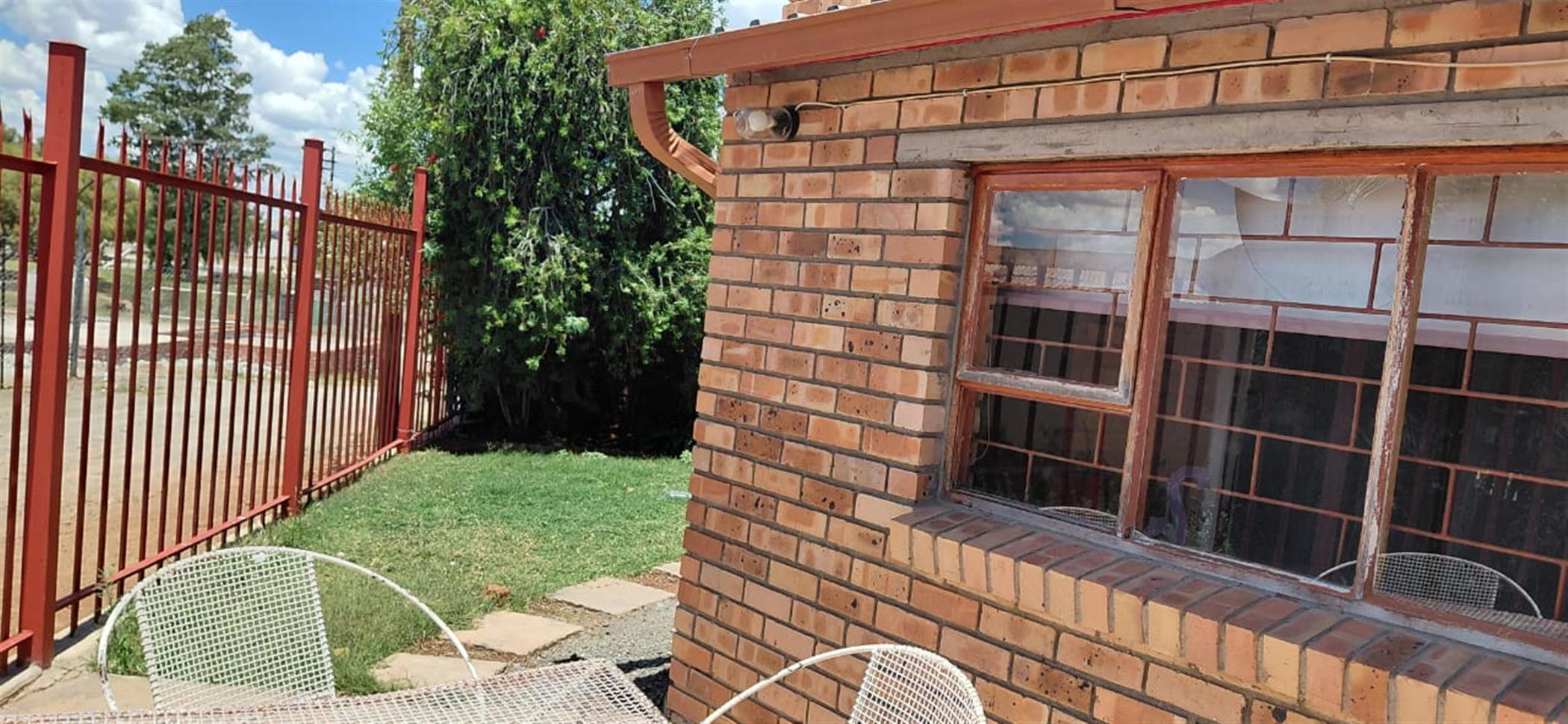 Townhouse for sale in Koffiefontein - 1KJ1723841