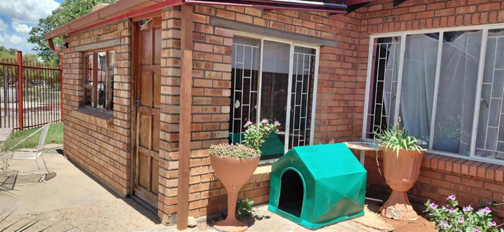Townhouse for sale in Koffiefontein - 1KJ1723841