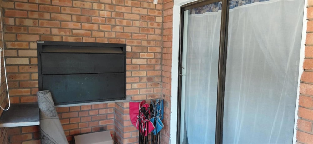 Townhouse for sale in Koffiefontein - 1KJ1723841