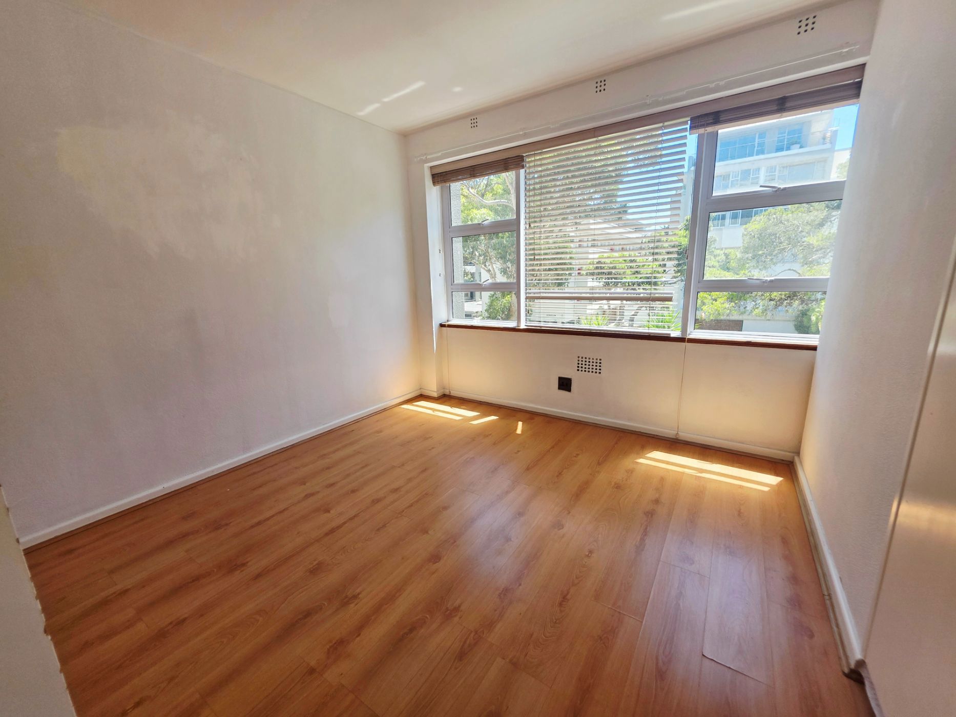 Apartment to rent in Sea Point - ASL1723798