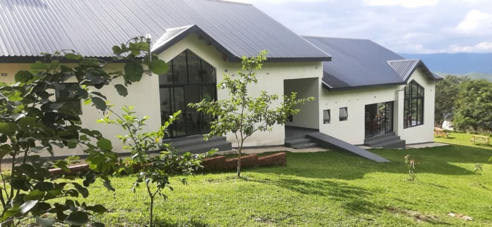 Commercial business for sale in Nyanga, Zimbabwe - 3ZB1723864