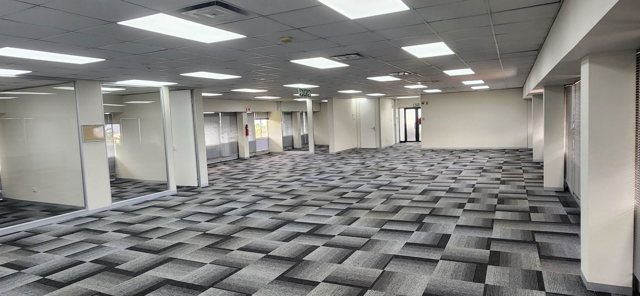 Commercial office to rent in La Lucia - 1ND1723926