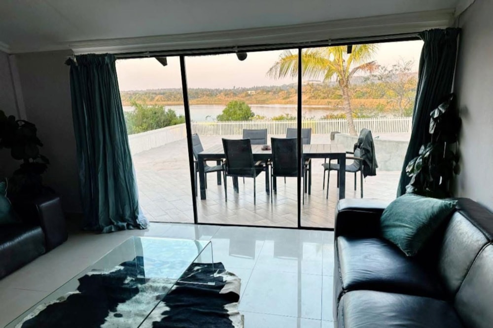 Beachfront villa for sale in Praia de Xai Xai, Mozambique - 3MQ1723971 Beachfront villa for sale in Praia de Xai Xai, Mozambique - 3MQ1723971