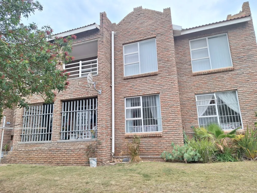 Double-storey house sold in Hartenbos Heuwels - 1MB1723992 Double-storey house sold in Hartenbos Heuwels - 1MB1723992