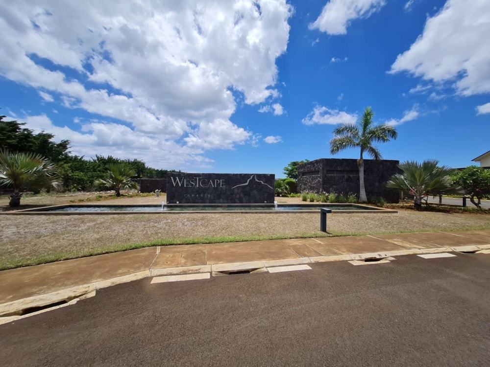 Residential vacant land for sale in Tamarin, Mauritius - MUR1723994 Residential vacant land for sale in Tamarin, Mauritius - MUR1723994