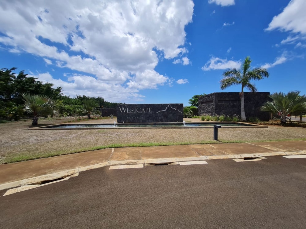 Residential vacant land for sale in Tamarin, Mauritius - MUR1723994 Residential vacant land for sale in Tamarin, Mauritius - MUR1723994