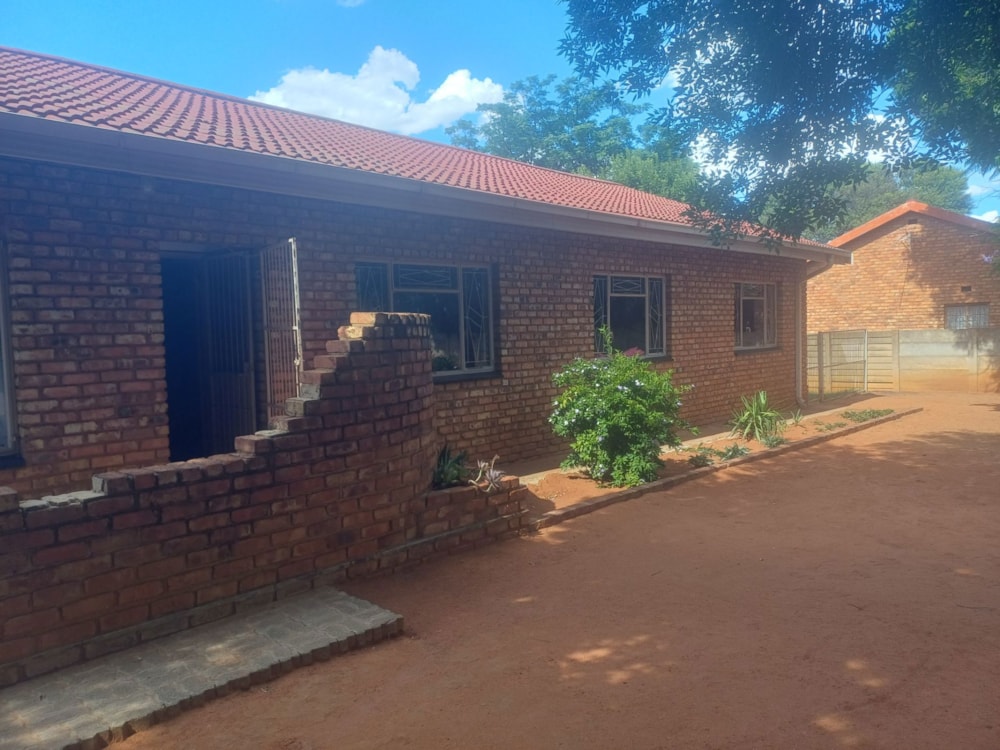 House for sale in Schweizer-Reneke - 1KJ1724004 House for sale in Schweizer-Reneke - 1KJ1724004