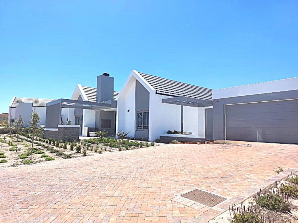 Security estate home to rent in Langebaan Country Estate - LBL1724065 Security estate home to rent in Langebaan Country Estate - LBL1724065