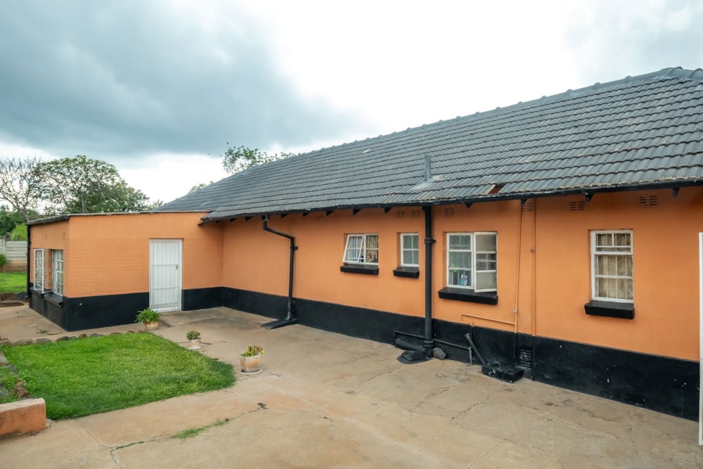 House for sale in Avondale West, Zimbabwe - 3ZB1724060 House for sale in Avondale West, Zimbabwe - 3ZB1724060