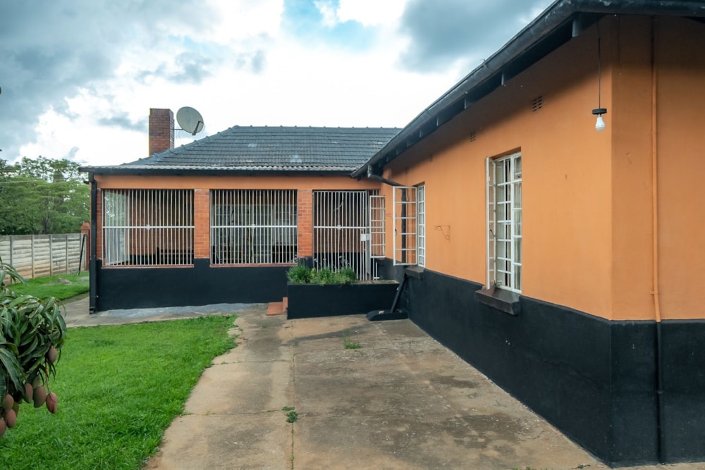 House for sale in Avondale West, Zimbabwe - 3ZB1724060 House for sale in Avondale West, Zimbabwe - 3ZB1724060