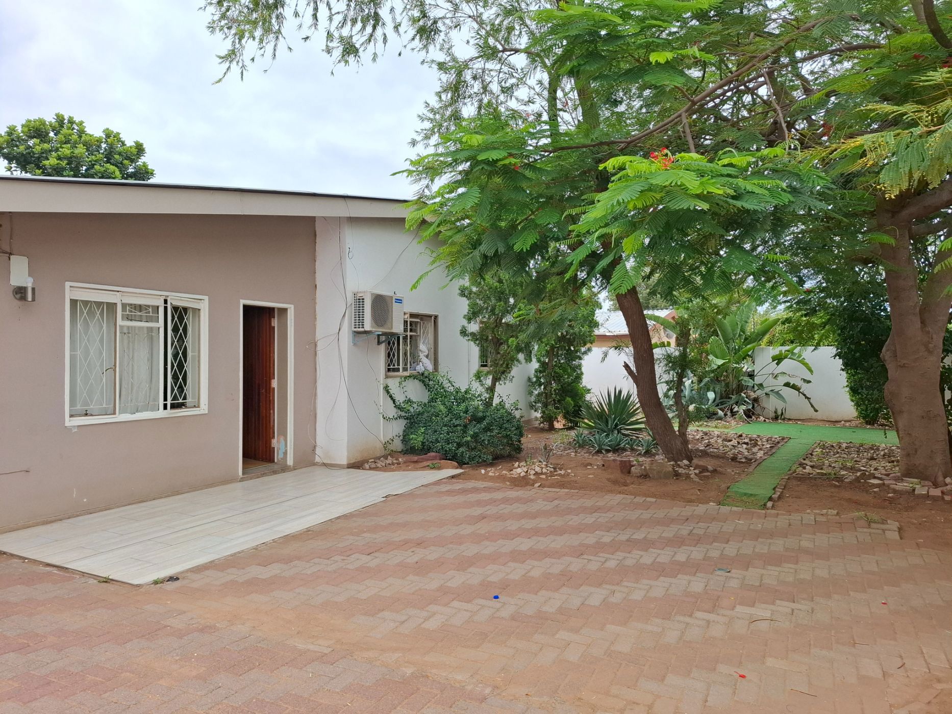 House to rent in Phase 1, Botswana - 3BO1724091