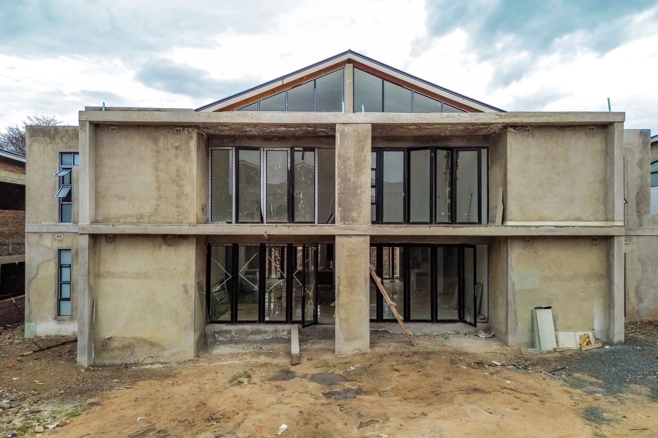 Double-storey apartment for sale in Strathaven, Zimbabwe - 3ZB1724120