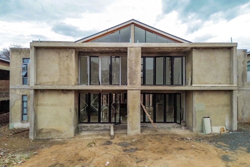 Double-storey apartment for sale in Strathaven, Zimbabwe - 3ZB1724120 Double-storey apartment for sale in Strathaven, Zimbabwe - 3ZB1724120