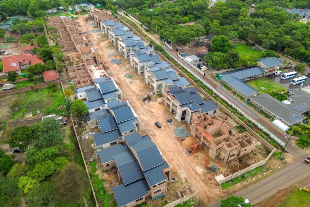 Double-storey apartment for sale in Strathaven, Zimbabwe - 3ZB1724120 Double-storey apartment for sale in Strathaven, Zimbabwe - 3ZB1724120