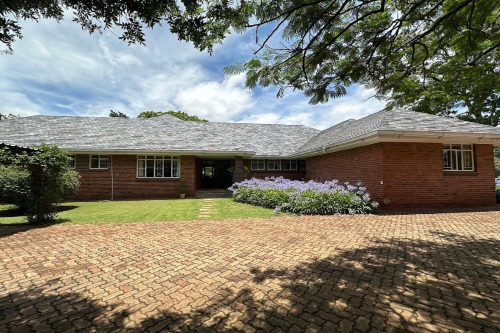 House for sale in Suburbs, Zimbabwe - 3ZB1724136 House for sale in Suburbs, Zimbabwe - 3ZB1724136