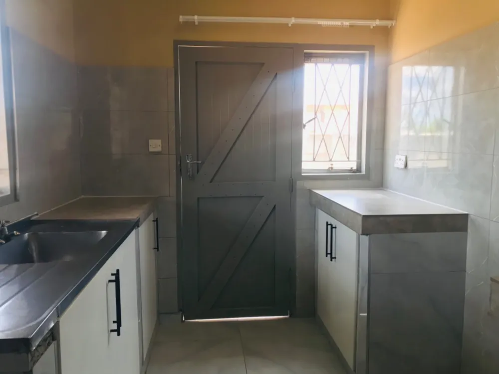 House let in Block 5, Botswana - 3BO1724153