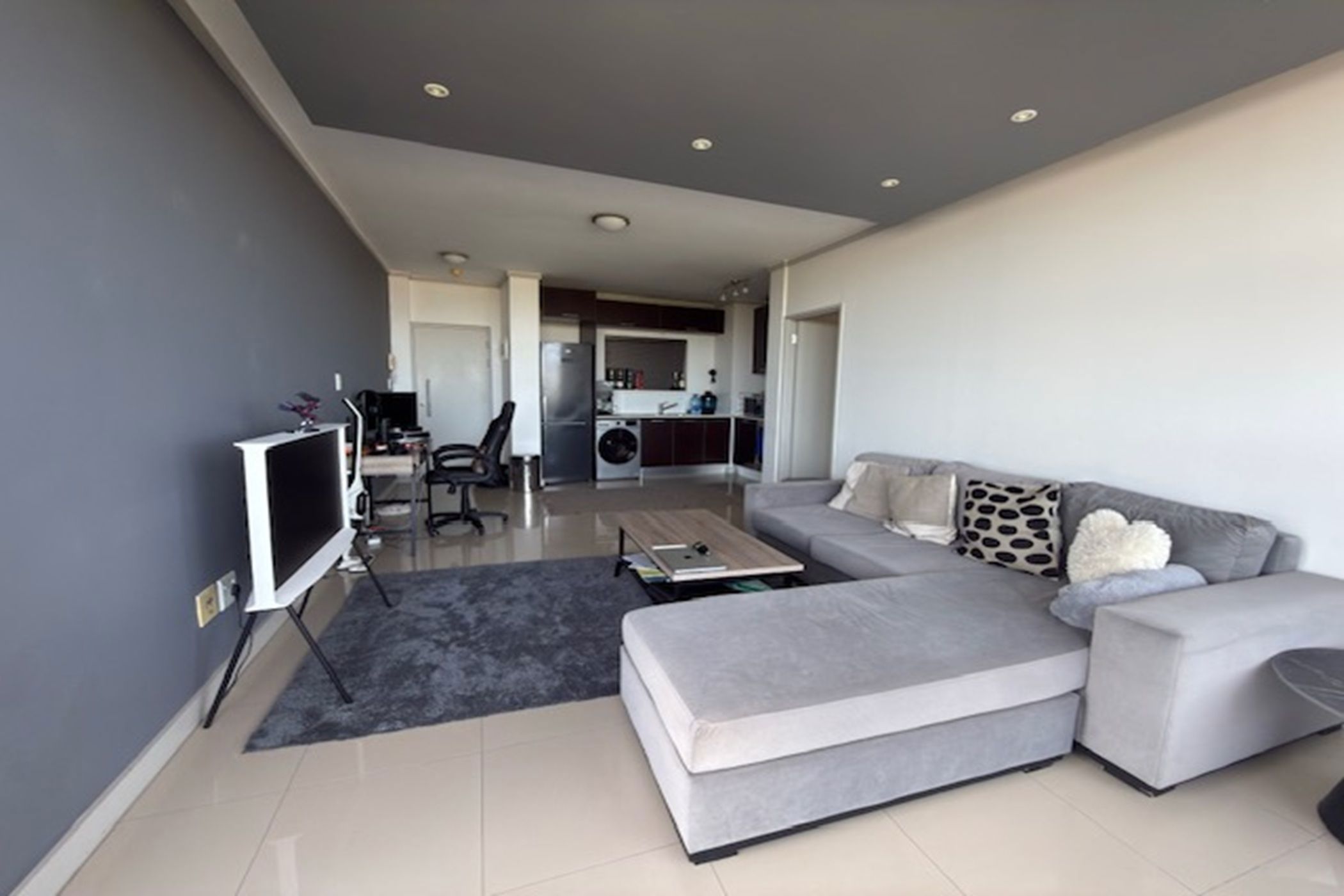 Apartment to rent in Claremont, Cape Town - RBL1724172