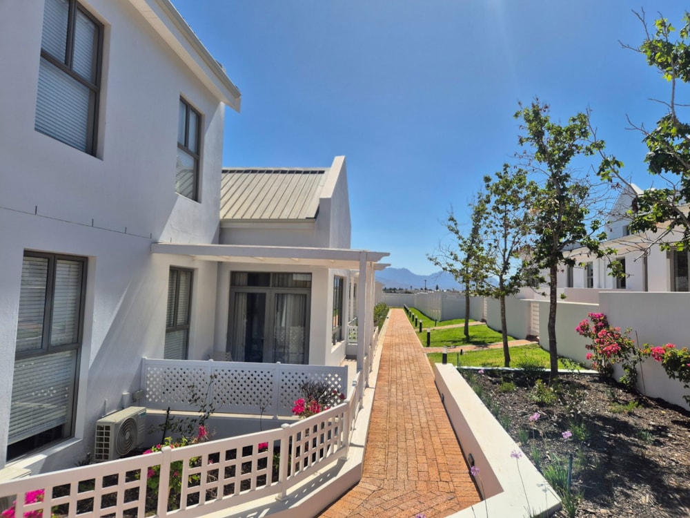 Retirement apartment for sale in Altona Gardens - TK1724176 Retirement apartment for sale in Altona Gardens - TK1724176