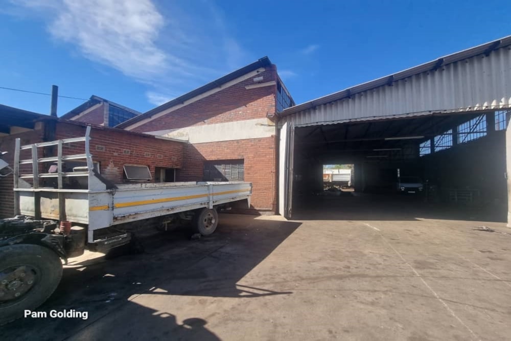 Commercial industrial property for sale in Bulawayo, Zimbabwe - 3ZB1724195 Commercial industrial property for sale in Bulawayo, Zimbabwe - 3ZB1724195