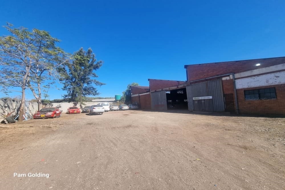Commercial industrial property for sale in Bulawayo, Zimbabwe - 3ZB1724195 Commercial industrial property for sale in Bulawayo, Zimbabwe - 3ZB1724195