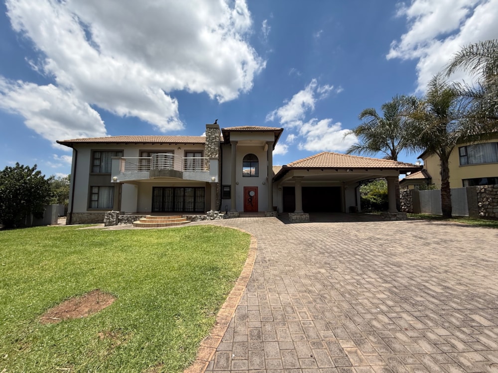 Golf estate house for sale in Bankenveld  - 1WD1724359