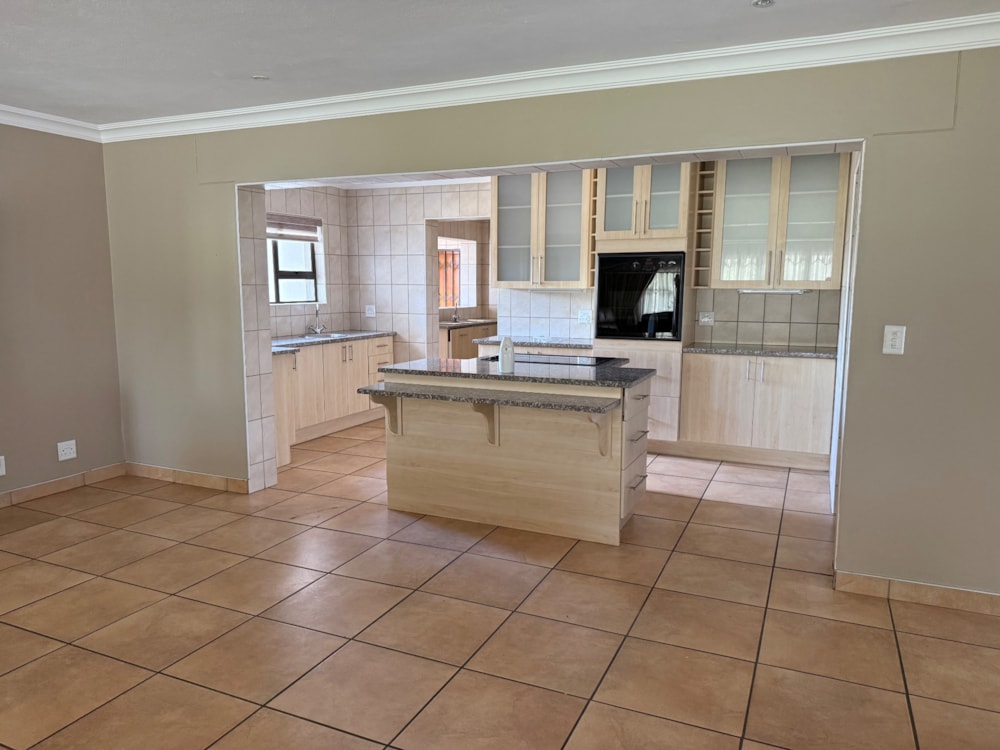 Golf estate house for sale in Bankenveld  - 1WD1724359