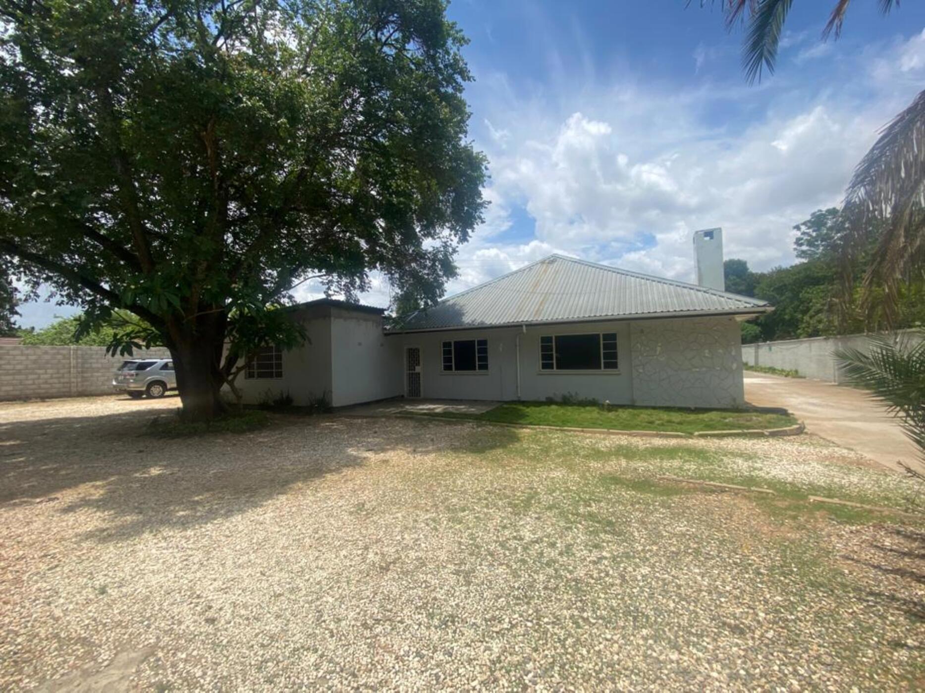 Commercial office to rent in Rhodespark, Zambia - 3ZA1724250