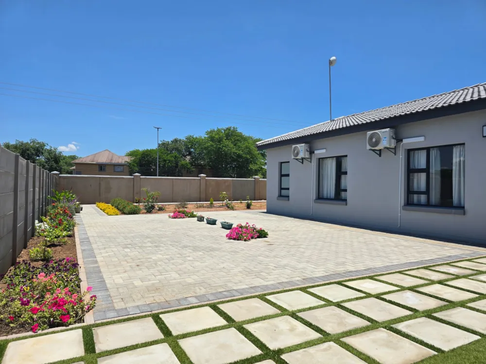 Semi-detached house sold in Kgale, Botswana - 3BO1724491 Semi-detached house sold in Kgale, Botswana - 3BO1724491