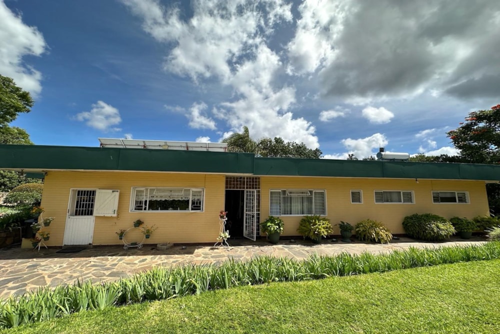 House for sale in Burnside, Bulawayo, Zimbabwe - 3ZB1724301 House for sale in Burnside, Bulawayo, Zimbabwe - 3ZB1724301