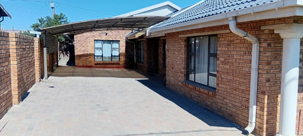 House for sale in Bohlokong - 1BTH1724763 House for sale in Bohlokong - 1BTH1724763