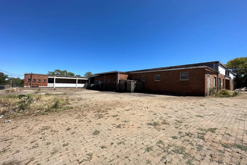 Commercial Building for sale in Donnington, Zimbabwe - 3ZB1724372 Commercial Building for sale in Donnington, Zimbabwe - 3ZB1724372