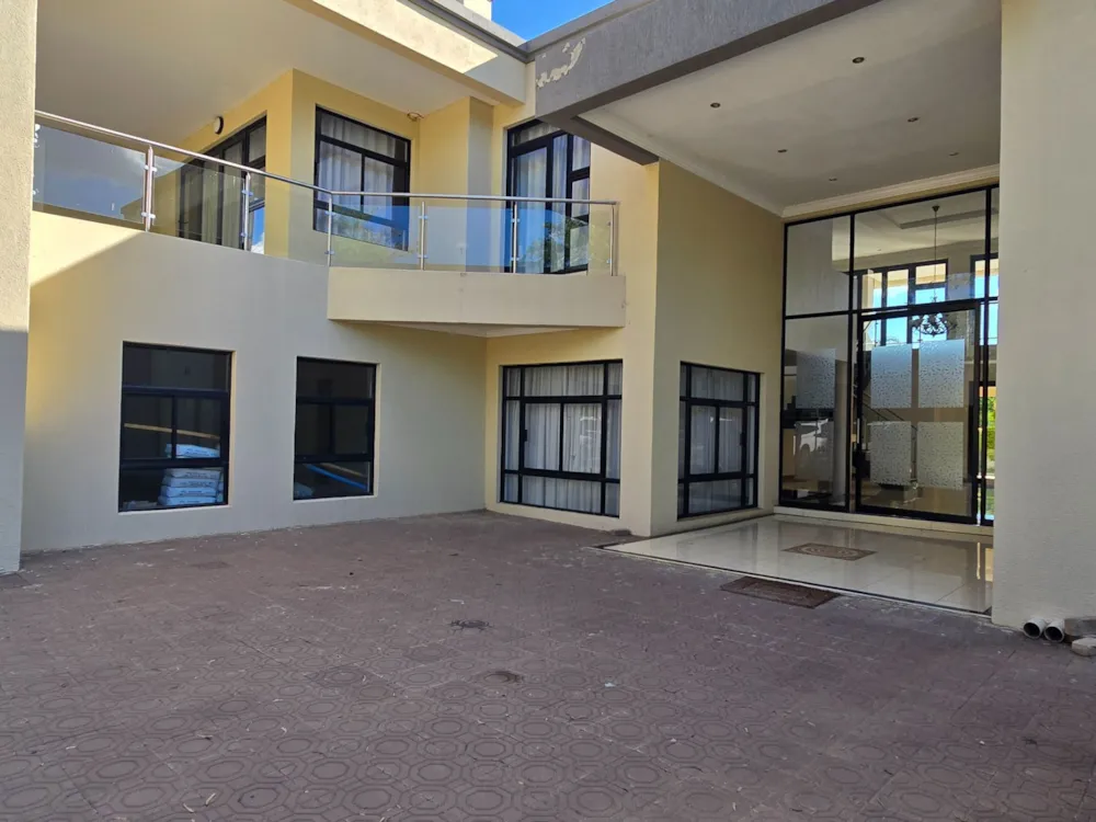 Double-storey house to rent in Phakalane Golf Estate, Botswana - 3BO1724392 Double-storey house to rent in Phakalane Golf Estate, Botswana - 3BO1724392