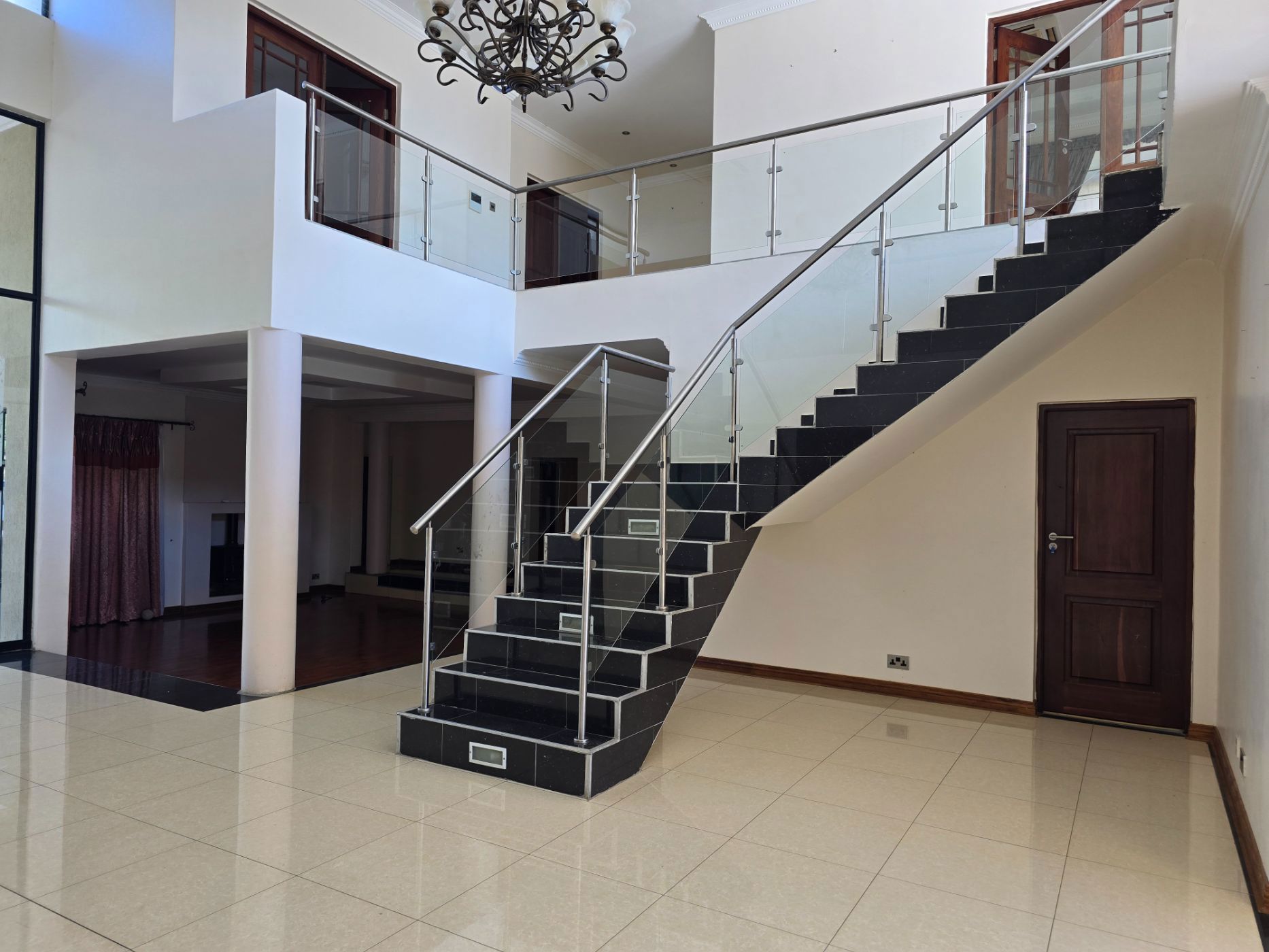 Double-storey house to rent in Phakalane Golf Estate, Botswana - 3BO1724392
