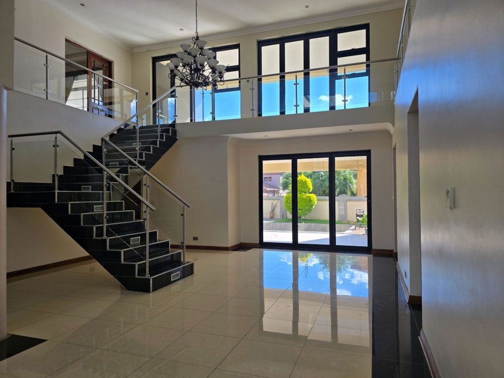 Double-storey house to rent in Phakalane Golf Estate, Botswana - 3BO1724392 Double-storey house to rent in Phakalane Golf Estate, Botswana - 3BO1724392