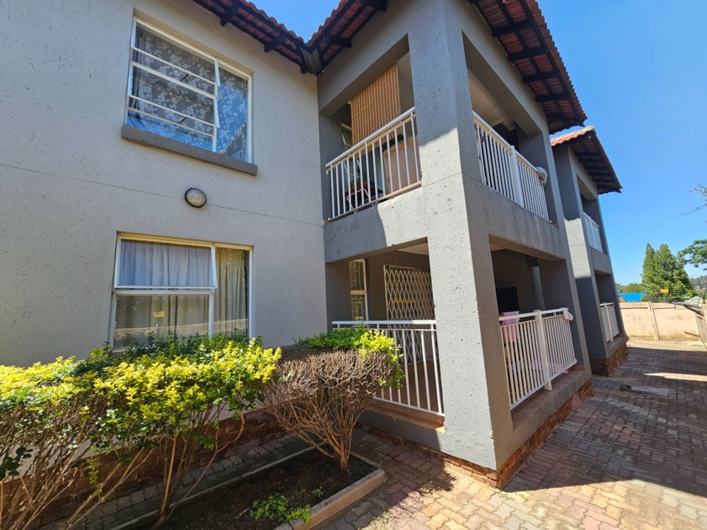 Apartment for sale in Rensburg - 1SP1724588 Apartment for sale in Rensburg - 1SP1724588