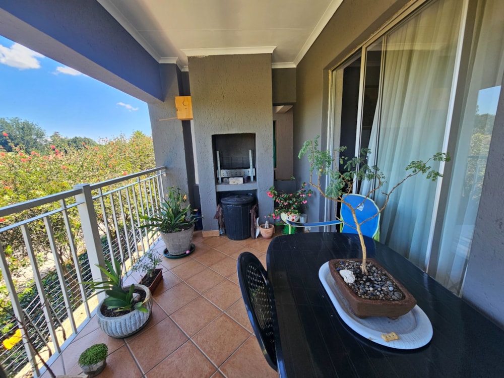 Apartment for sale in Rensburg - 1SP1724588