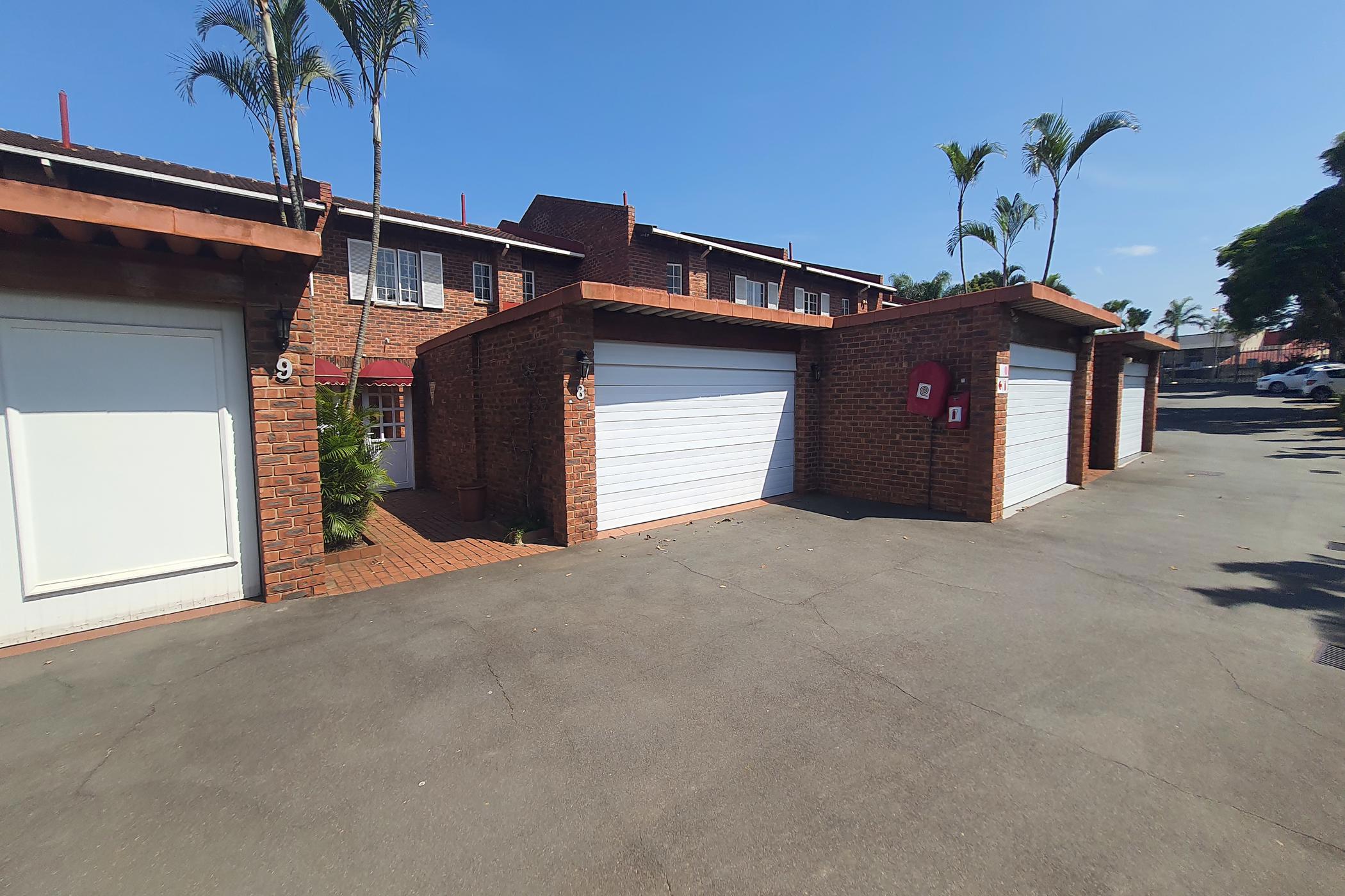 Townhouse to rent in Sherwood, Westville - 1WP1724496