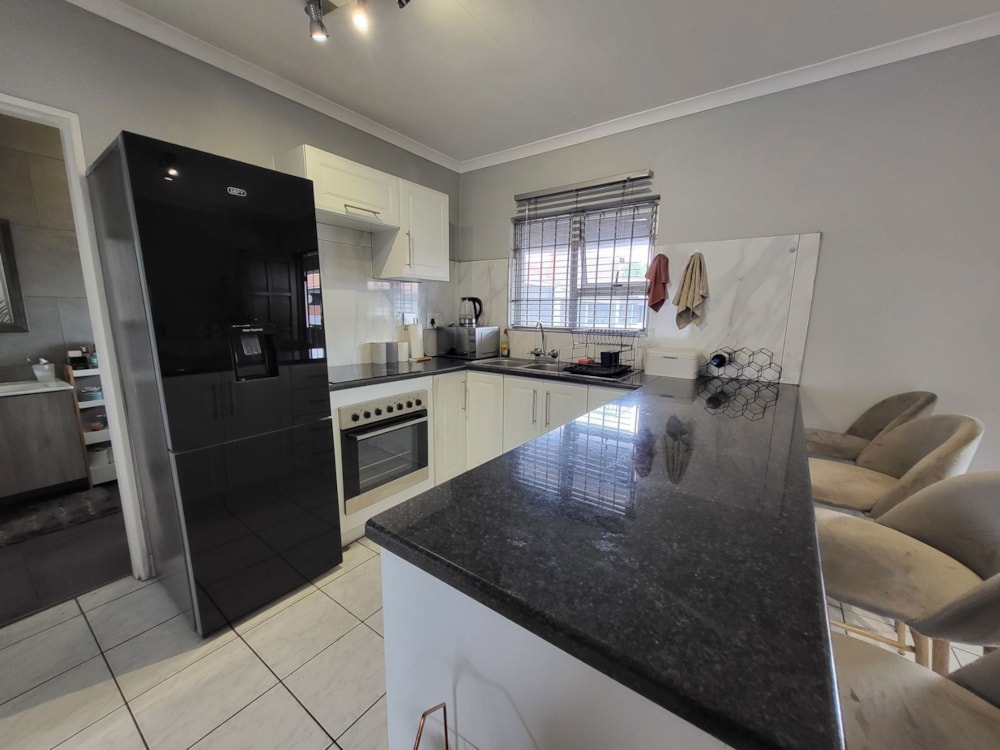 Apartment let in Arboretum, Richards Bay - 1RY1724520