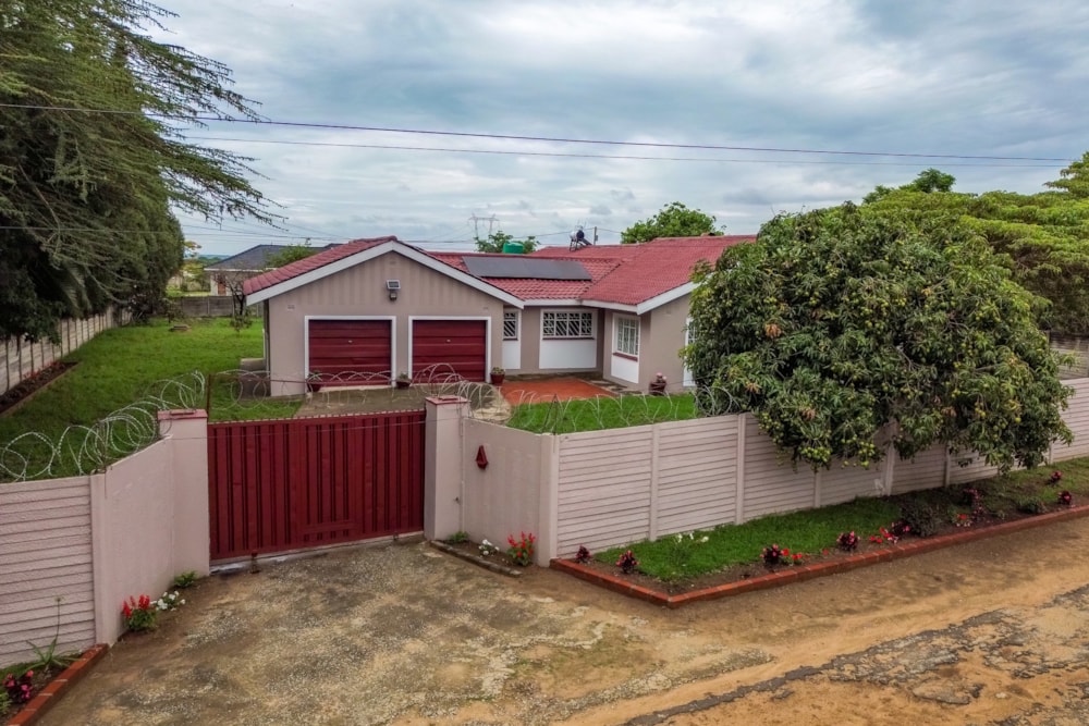 House for sale in Ruwa, Zimbabwe - 3ZB1724566 House for sale in Ruwa, Zimbabwe - 3ZB1724566