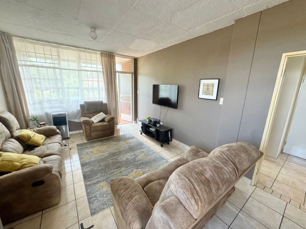 Bachelor apartment for sale in Polokwane Central - 1PS1724614