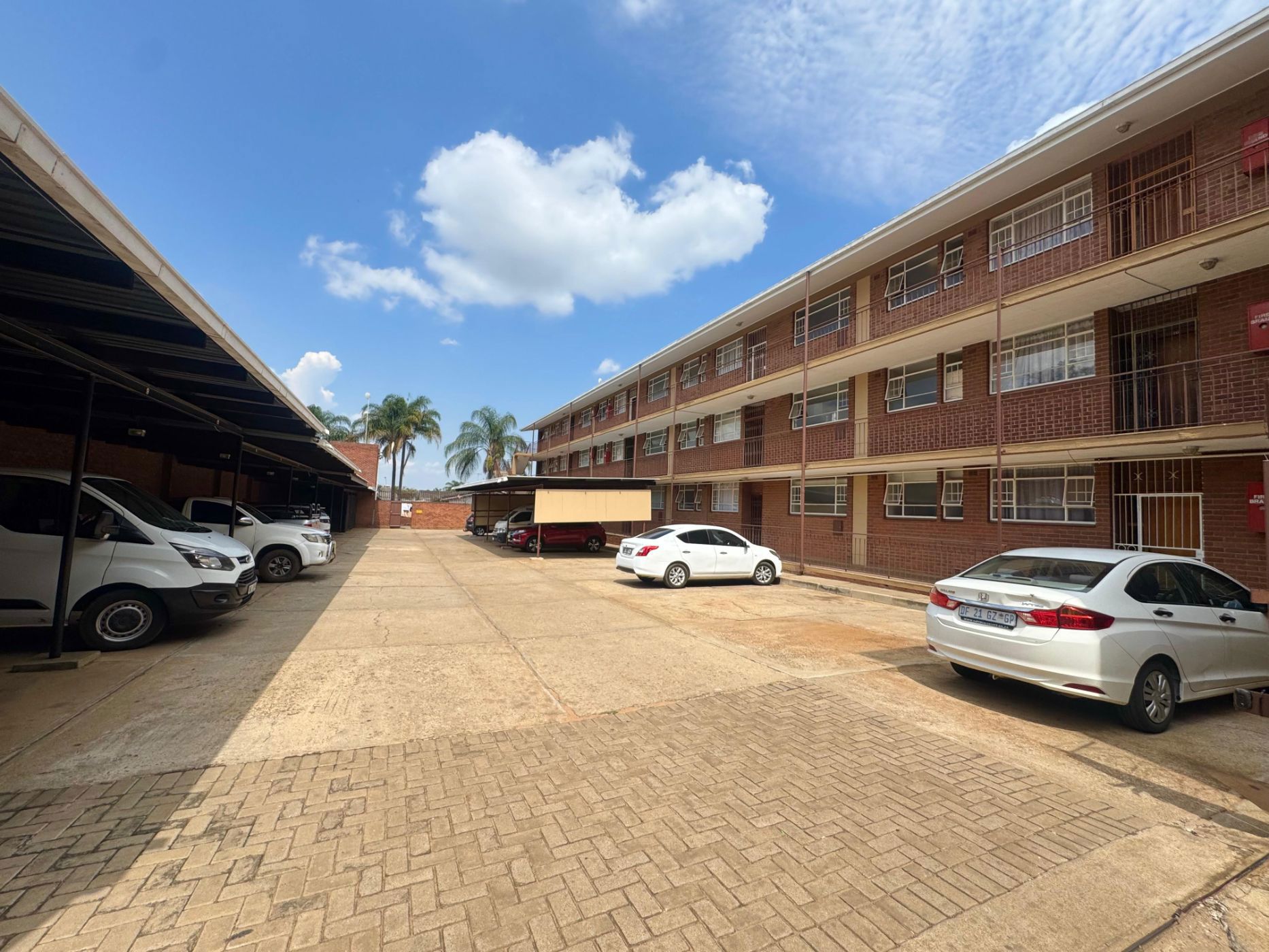 Bachelor apartment for sale in Polokwane Central - 1PS1724614